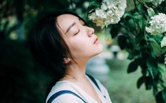 丈夫和女子赤裸在床:是好朋友